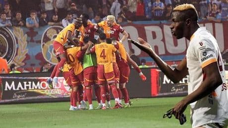 Osimhen'den galibiyetin ardından paylaşım: 'Lig şampiyonluğuna çok yakınız'