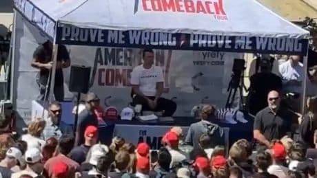 Donald Trump aktivist Charlie Kirk’e gıyaben Özgürlük Madalyası verileceğini duyurdu!