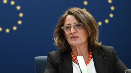 Israel: Die EU-Kommissarin, die nicht von ihren Genozid-Vorwürfen abrückt