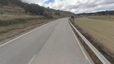Muere un octogenario al caer por un barranco con su vehículo en Granada