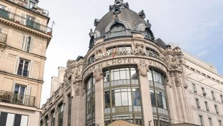 Rachat du BHV : du marchand ambulant au magasin de luxe, 170 ans d’histoire parisienne