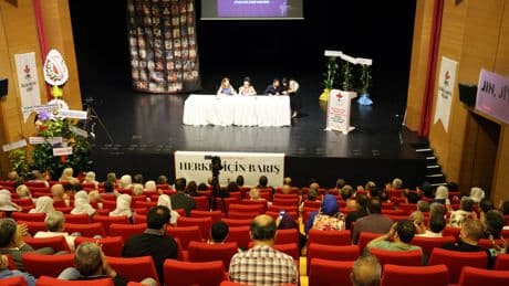 İHD Amed Şubesi Genel Kurulu'nda barış mesajları: Demirtaş, Mızraklı, Zana, Güven…
