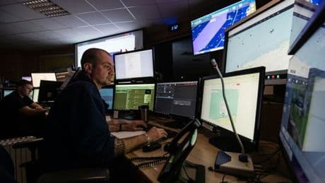 Un marin du groupe aéronaval porté disparu au large de Toulon, des recherches en cours
