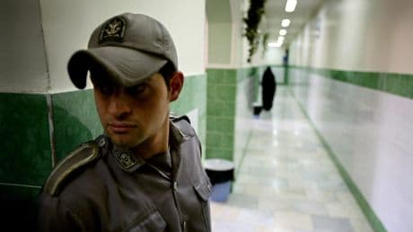 Iran: Justiz lässt verurteilten Mörder öffentlich hängen