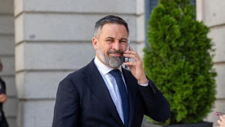 Vox se querella por los incendios contra gobiernos autonómicos del PP a los que sostiene