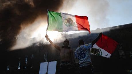 Sheinbaum responde a Trump: “La inmigración no se atiende con redadas y violencia”