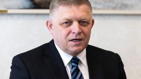 Siegesfeier in Moskau: Fico weicht von der Linie ab und fliegt zu Putin