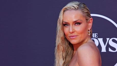 Skistar Lindsey Vonn halbnackt auf dem roten Teppich