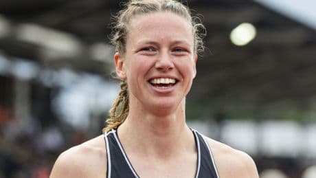 Bakker scherpt nationaal record op 3.000 meter steeplechase aan