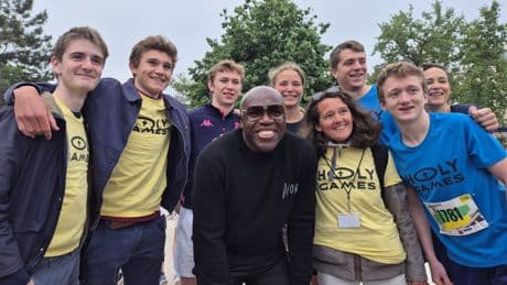 « Paris Églises Tour » : avec Wilfrid Mbappé et Anne Hidalgo, 3 000 coureurs pour l’amour du sport et de la foi