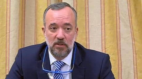 La jueza acusa al número dos de Interior con Rajoy de robar datos secretos de entes públicos