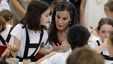La Reina Letizia inaugura la Feria del Libro, la catedral al aire libre de las letras españolas