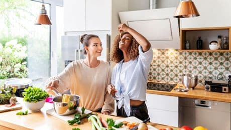 Die wichtigsten Dos and Don'ts  - So brennt Ihnen beim Kochen nie mehr was an