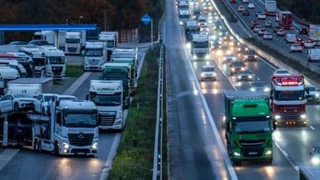 Lkw: Autoclub ACE bemängelt »extremen Mangel« an Parkplätzen an Autobahnen
