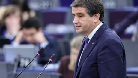 Ance, piano casa da 15 miliardi. Fitto apre: risorse dai fondi Ue