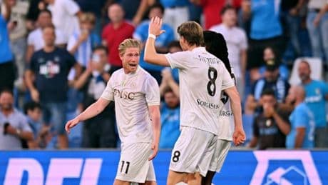 De Bruyne y McTominay empiezan la defensa del scudetto con show