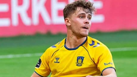 Celtic plunged into mega money Mathias Kvistgaarden transfer fight as Eintracht Frankfurt go all in on striker