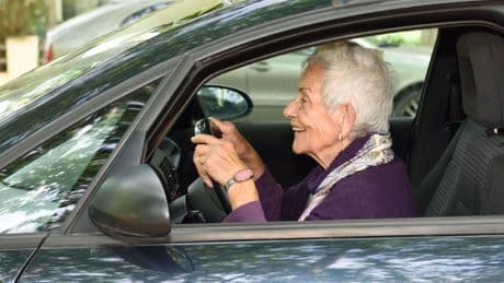 Comment convaincre un parent âgé d’arrêter de conduire