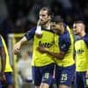 1-0! Burgess kopt hoekschop Vanhoutte voorbij Penders in doel, Brusselaars virtueel opnieuw leider
