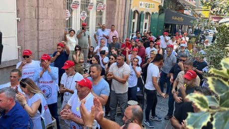 CHP'li belediye işçinin ekmeğiyle oynadı: Bir telefonla işten atmışlar
