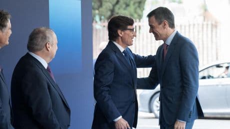 La Faes de Aznar señala al “delfín” Illa