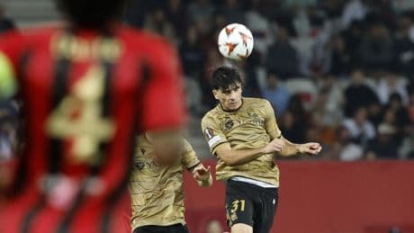 Jon Martín vuelve a demostrar que es un fuera de serie, invade el espacio aéreo rumano y manda a España a semifinales
