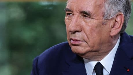 «Il y a des forces politiques qui veulent le chaos» : François Bayrou cible directement les Insoumis