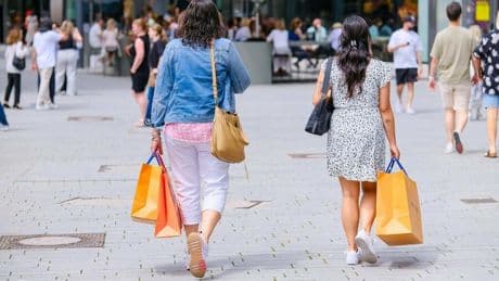 HDE-Konsumbarometer: Inflationsangst nimmt ab – Verbraucher haben Lust auf Aufschwung