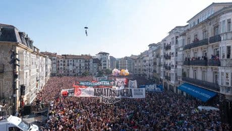 Bildu impulsa decenas de los 135 homenajes a presos de ETA en las fiestas vascas y navarras