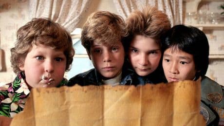 El famoso cantante español que hizo de actor de doblaje para 'Los Goonies' a sus 12 años