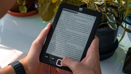 No es un error: por 56 euros puedes comprar un lector de &#039;ebooks&#039; en Amazon