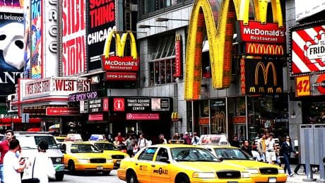 Los problemas de McDonald's sugieren que los consumidores estadounidenses atraviesan apuros
