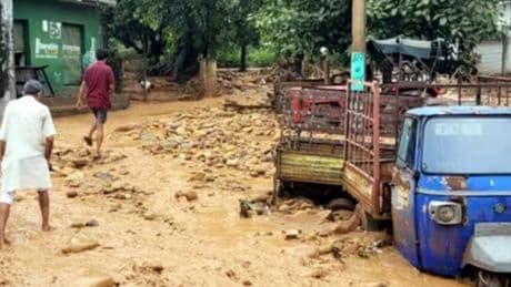 Hindistan’da sel ve toprak kaymaları sonucu 7 kişi öldü