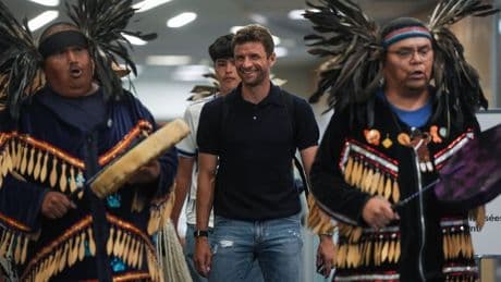 Thomas Müller in Vancouver angekommen: Emotionaler Fan-Empfang