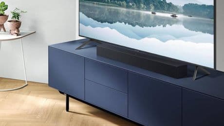Esta barra de sonido es una de las más compactas del mercado. Es de Samsung y cuenta con NFC y Bluetooth