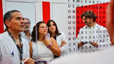¿Podrías esperar cinco minutos para entrar a un aseo?
