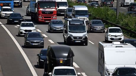 Verkehr: Lange Staus vor dem Fronleichnams-Wochenende
