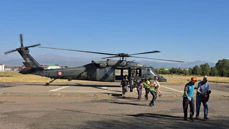 Bingöl'de zehirlenen 4 kişi askeri helikopterle hastaneye kaldırıldı