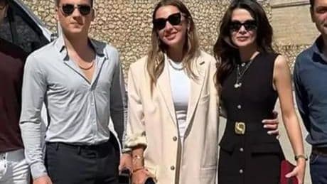 'Uzak Şehir' setinde Hadise sürprizi! Oyuncularla hatıra fotoğrafı çektirdi