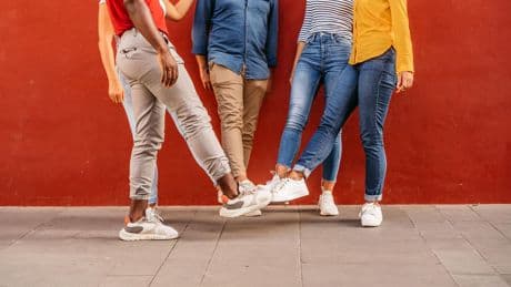 Schuhe: Sneaker-Trends: Diese Modelle sind 2025 besonders angesagt