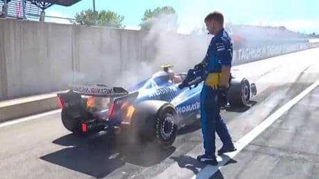 El coche de Carlos Sainz, en llamas: el piloto español no pudo tomar la salida en el GP de Austria de Fórmula 1