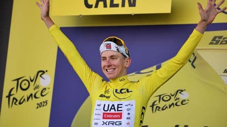 Evenepoel arrasa en la crono de Caen y Pogacar es el nuevo líder del Tour de Francia