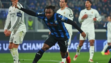 Insisten en vincular a Lookman con el Barça