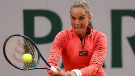 Rus knokt zich op Roland Garros in drie sets langs Osorio