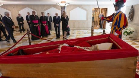 Papa Francisco | Minuto a minuto del traslado del féretro a la Basílica de San Pedro