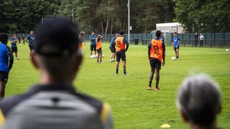 Eerste divisie verwacht Jong AZ-Vitesse op 12 september, periodewinnaar wordt later bekend