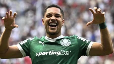 Vitor Roque por fin marca en Brasil: gol dantesco pero decisivo