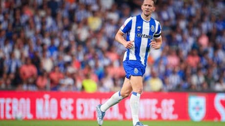 Concurrent Luuk de Jong verlaat in tranen het veld: weer zege FC Porto