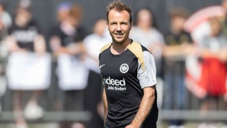 Hantel, KI, Laufband - So schwitzt Eintracht schon im Urlaub vor