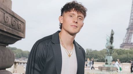 Das macht auch nicht jeder! - Hertha-Star Reese erklärt seinen extravaganten Mode-Style